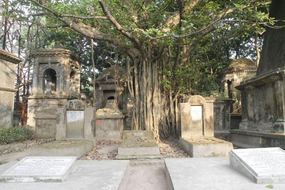 South Park Cemetery In Kolkata